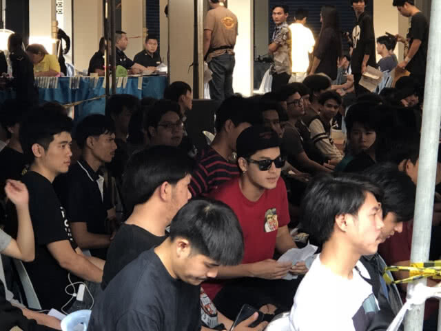 "เก้า จิรายุ" เข้าผ่อนผันทหารครั้งที่ 4 ชี้ปีหน้าอาจสมัครเข้ารับใช้ชาติ