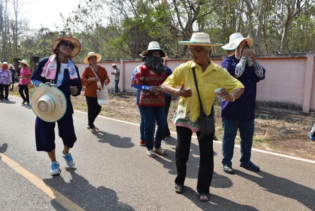 ทึ่ง ยายวัย77 แห่นาคสุดมันส์เต้นกระชากวัย