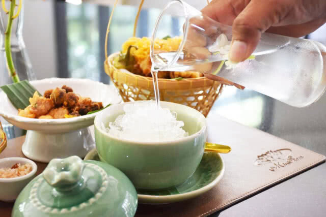 อร่อยปักหมุด : เทศกาลข้าวแช่ตำรับหัวช้าง ณ ห้องอาหารมิสสยาม โรงแรมหัวช้างเฮอริเทจ กรุงเทพฯ