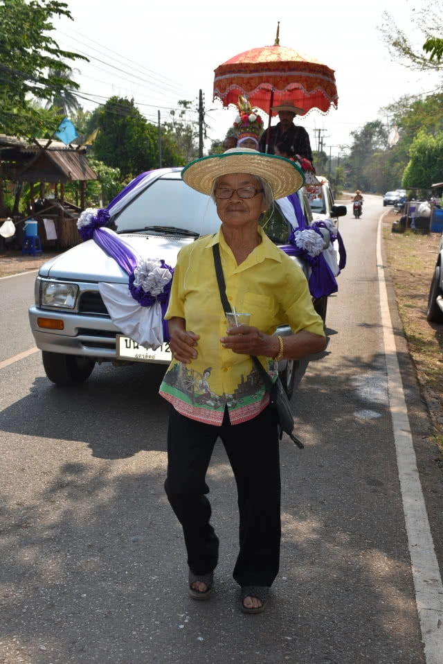 ทึ่ง ยายวัย77 แห่นาคสุดมันส์เต้นกระชากวัย