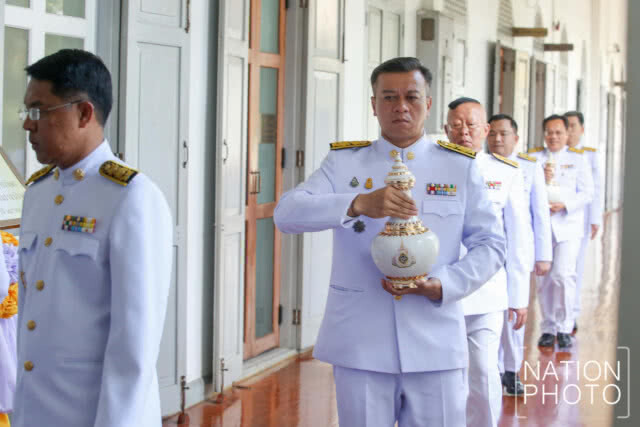 ขบวนรถเชิญคนโทน้ำอภิเษกจากจังหวัดต่างๆเดินทางถึงกระทรวงมหาดไทย