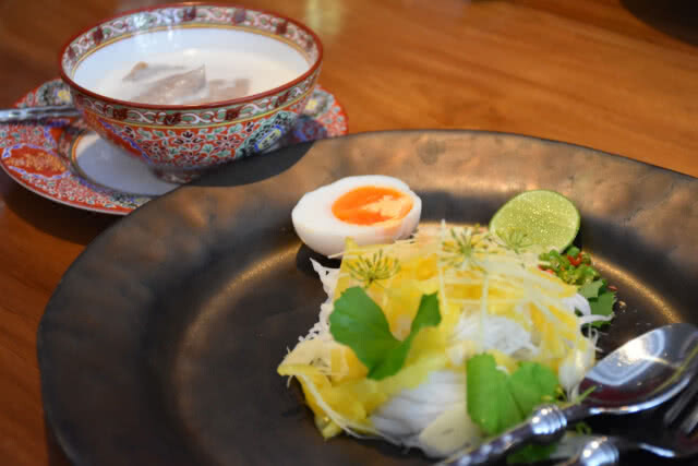 อร่อยปักหมุด : อาหารมื้อกลางวันช่วงหน้าร้อน ร้าน R-HAAN ทองหล่อซอย 9