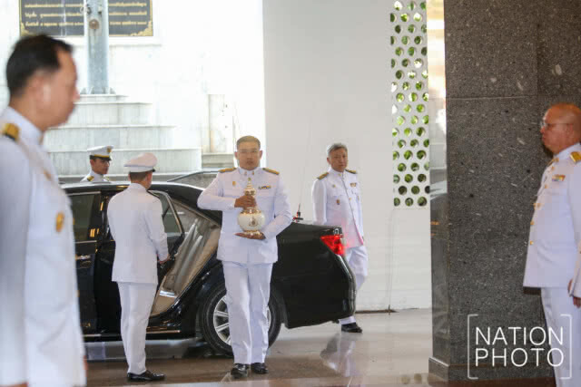 ขบวนรถเชิญคนโทน้ำอภิเษกจากจังหวัดต่างๆเดินทางถึงกระทรวงมหาดไทย