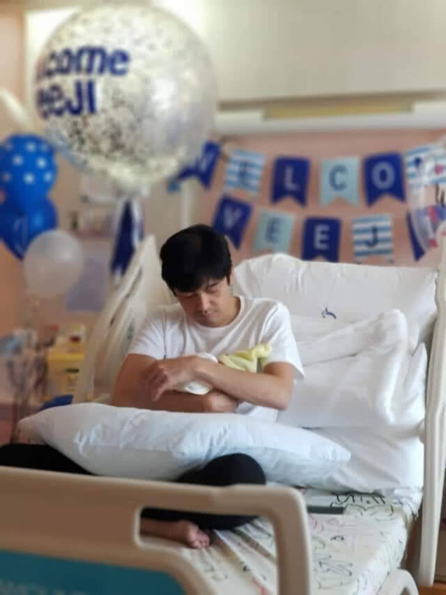 เผยภาพความน่ารัก "น้องวีจี" ลูกสาวสุดที่รักของพ่อหนุ่มศรราม คุณแม่ ติ๊ก บิ๊กบราเธอร์