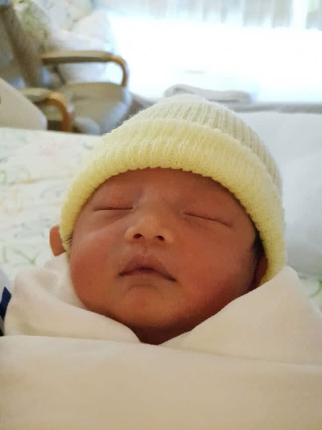 เผยภาพความน่ารัก "น้องวีจี" ลูกสาวสุดที่รักของพ่อหนุ่มศรราม คุณแม่ ติ๊ก บิ๊กบราเธอร์