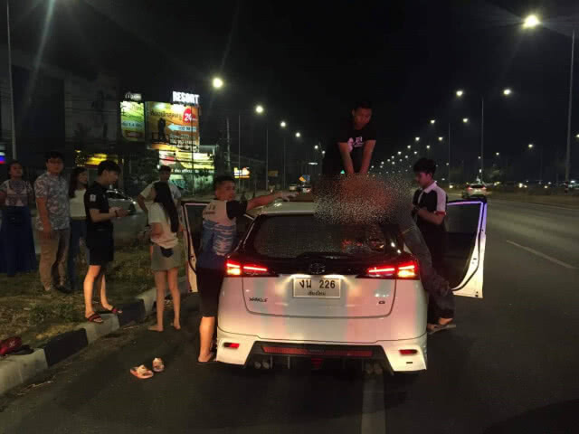 นศ.พายัพ ซิ่งเก๋งชนคนข้ามถนนโคม่า