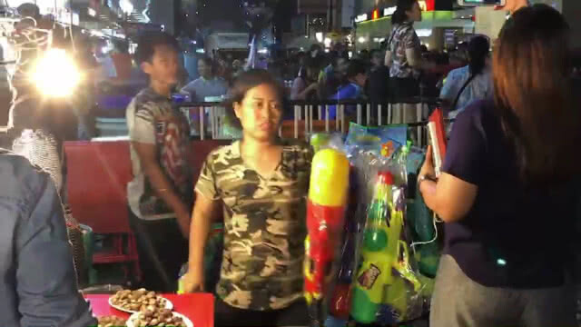 สงกรานต์หาดใหญ่เริ่มต้น นักท่องเที่ยวมาเลย์แห่เล่นน้ำ