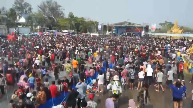 เตรียมสระน้ำ 1 ล้านลิตร เล่นสงกรานต์