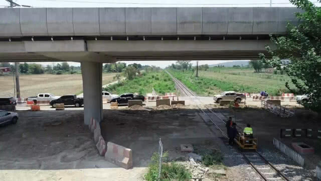 เร่งสอบเจ้าหน้าที่ประจำไม้กั้น หาสาเหตุรถไฟชนรถตู้
