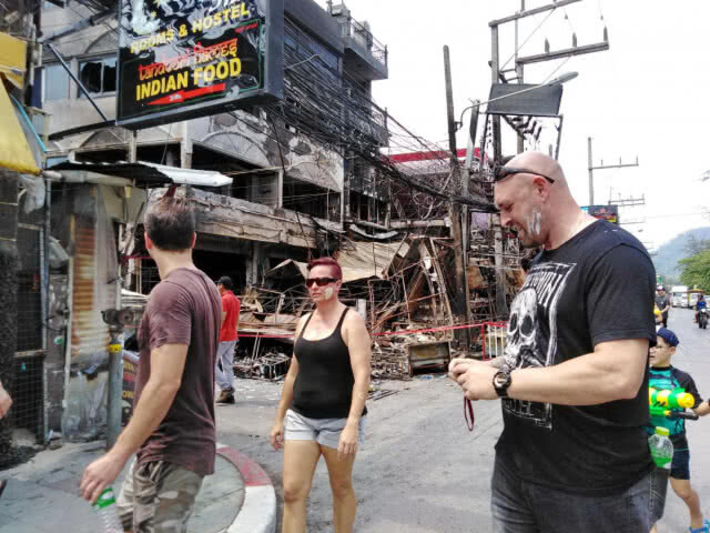 พิสูจน์หลักฐาน ตรวจสอบเหตุไฟไหม้ป่าตอง สูญ60ล้านบ.