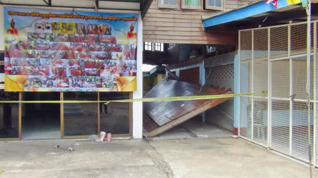 ทำบุญรับปีใหม่ไทยล้นศาลา! พื้นเกิดทรุดถล่ม เจ็บนับสิบ