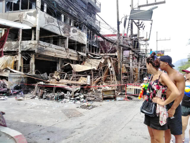 พิสูจน์หลักฐาน ตรวจสอบเหตุไฟไหม้ป่าตอง สูญ60ล้านบ.