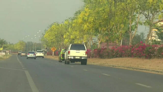 ตื่นตา!! ถนนสายดอกคูณ 1 ใน 9 ถนนสวยที่สุดของไทย