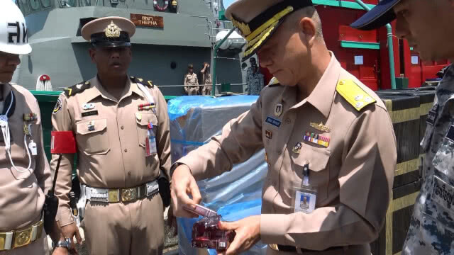 ทัพเรือภาค 2 จับบุหรี่เถื่อน มูลค่า135 ล้านบาท