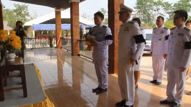 เชิญพวงมาลาหลวง-หีบเพลิงพระราชทานวางหน้าศพอาสาไฟป่า