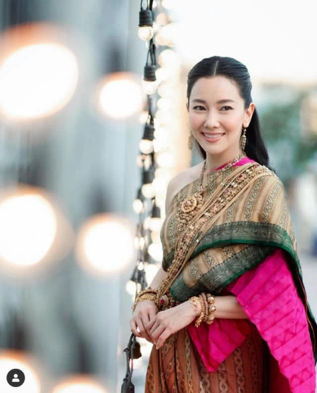 ครบเครื่องเรื่องชุดไทย...ไว้ใจ "นุ่น วรนุช" ยุคไหนก็สวยสะกด