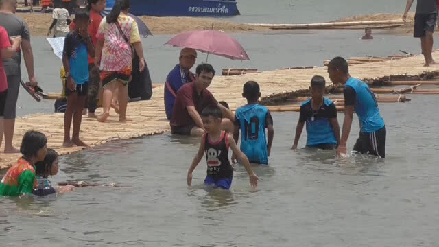 แลนด์มาร์คใหม่ชัยนาท! สะพานไม้ไผ่ข้ามแม่น้ำเจ้าพระยา