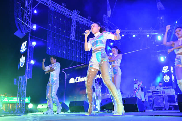 สุดอลังการ! "ช้าง สงกรานต์ บุรีรัมย์" ทำยอดคนร่วมงาน 2 วัน แตะ 5.5 แสนคน