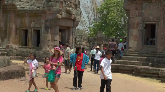 แห่ชมความงาม "ปราสาทพนมรุ้ง" ช่วงสงกรานต์