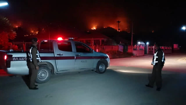 ระดมจนท.-อาสาฯนับพันดับไฟป่า "ดอยจระเข้"