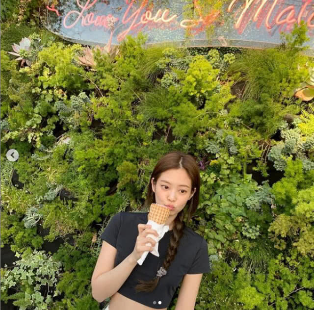 "แบล็คพิงค์" วางไมค์ กับลุคชิลๆ หลังงาน Coachella Festival