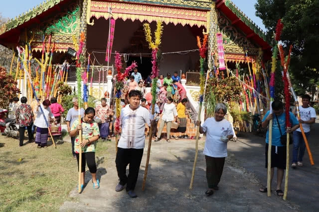 ถวาย "ไม้ก๊ำสะหลี" ชาวเหนือเชื่อ​ทำให้ชีวิตเจริญรุ่งเรือง