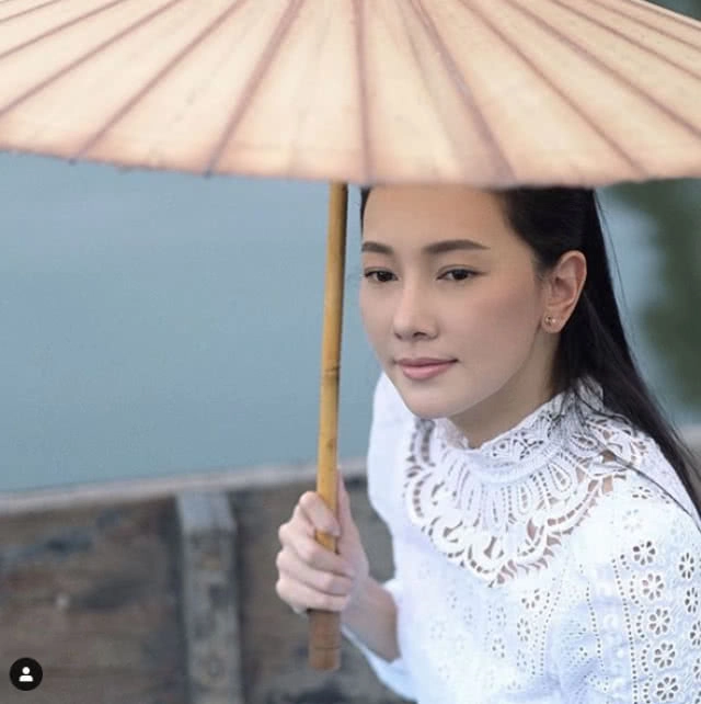 ครบเครื่องเรื่องชุดไทย...ไว้ใจ "นุ่น วรนุช" ยุคไหนก็สวยสะกด