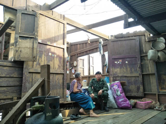 พายุฤดูร้อนพัดถล่ม "อ.บางระกำ" เสียหายยับ