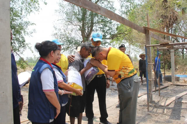 รุดช่วยผู้ประสบเหตุวาตภัยพิษณุโลก 105 ครัวเรือน