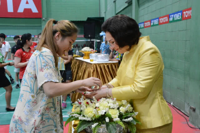 ส.แบด ปลุกขวัญทัพขนไก่ไทยลุยหวดเอเซีย - สุธีรมาน
