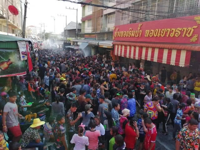 สุดยอด "วันไหลอู่ทอง" เมืองขุนแผน สนุกปลอดแอลกอฮอล์