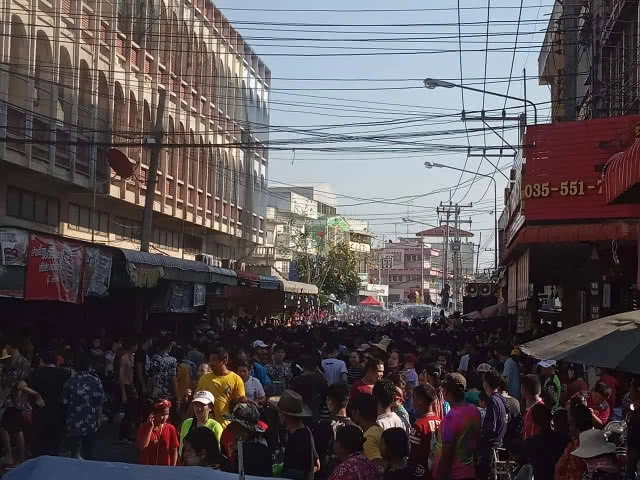 สุดยอด "วันไหลอู่ทอง" เมืองขุนแผน สนุกปลอดแอลกอฮอล์