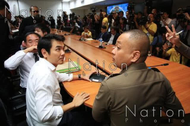 "ปิยบุตร" ปฏิเสธ 2 ข้อหา "คดีหมิ่นศาลฯ"