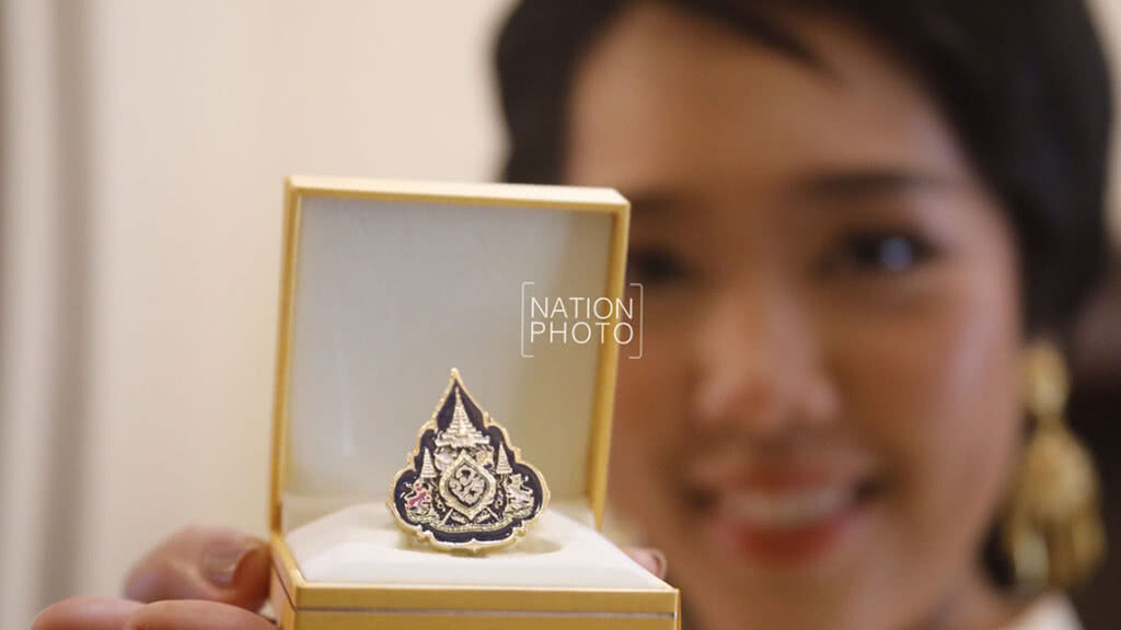 "วิษณุ" เผยจำหน่าย "เข็มที่ระลึกบรมราชาภิเษก" ที่ "บิ๊กซี" 10 สาขาทั่วประเทศ