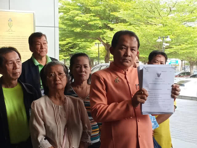 "ศรีสุวรรณ" ฟ้องศาลปกครอง ขอระงับขึ้นค่ารถเมล์!!