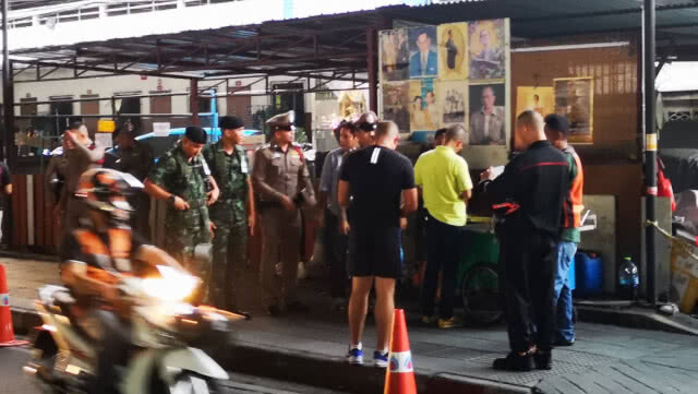 ผงะ!!! พบระเบิดน้อยหน่าซุกบนรถซาเล้ง สุดท้ายเป็นไฟแช็ค