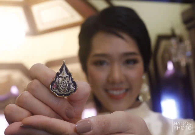 "วิษณุ" เผยจำหน่าย "เข็มที่ระลึกบรมราชาภิเษก" ที่ "บิ๊กซี" 10 สาขาทั่วประเทศ