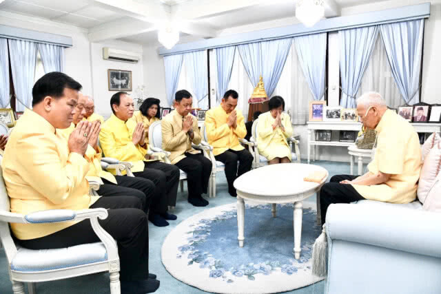 ประธาน ป.ป.ช. นำกรรมการ ป.ป.ช. รับพรจาก"พล.อ.เปรม"