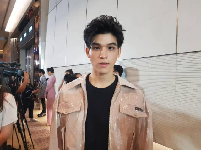 สกาย ตื่นเต้นร่วมแสดง Side by Side เวอร์ชั่นจีน