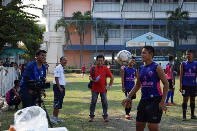 สู่รั้ว" ปทุมคงคา" ก้าวแรกเส้นทางนักฟุตบอล