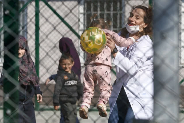 โคโซโวใจดี รับไอเอสกลับบ้านเป็นร้อย