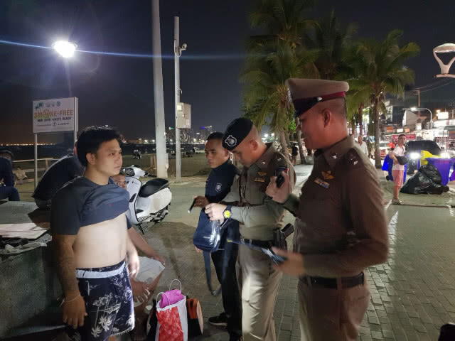 จับขาโจ๋-สาวค้ากามกว่า 100 ราย ริมหาดพัทยา