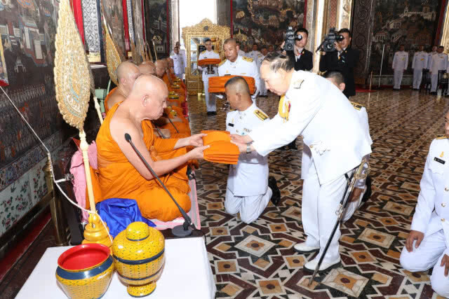 ผู้แทนพระองค์ เสด็จไปในการเจริญพระพุทธมนต์ก่อนพระราชพิธีจารึกพระสุพรรณบัฏ