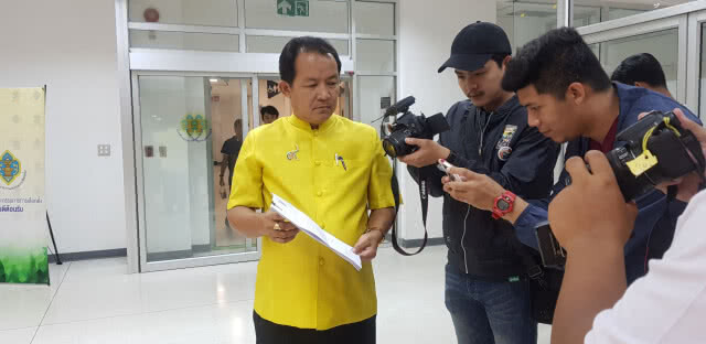 'ศรีสุวรรณ' ให้ถ้อยคำ กกต. ปม 'สุเทพ' ปราศรัย