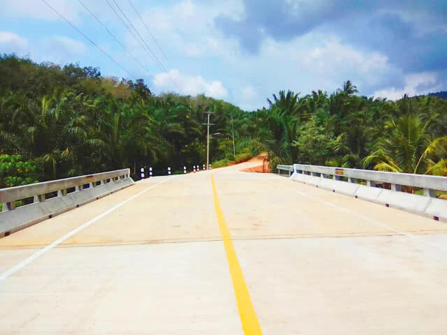 ทางหลวงชนบทเปิดใช้สะพานข้ามห้วยนายบรรจบ จ.ประจวบฯ
