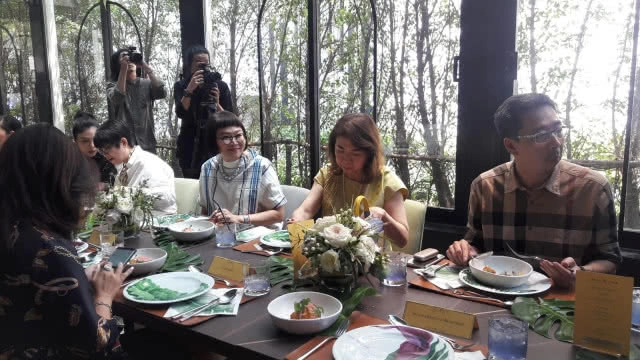 เปิดตัวอาหารเสริม "4 Mix Oil" ด้วยเมนูอร่อยผสม "น้ำมันรำข้าว, มะพร้าว, งา, กระเทียม !!!