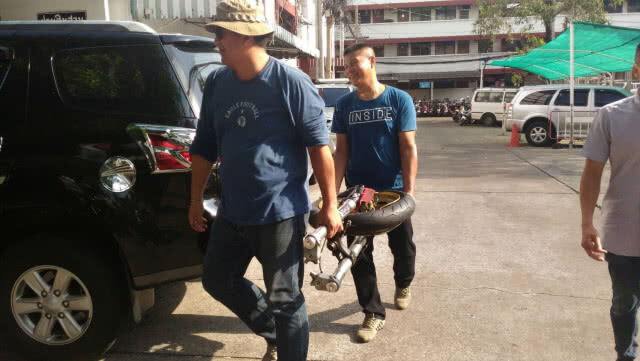 จับแล้วโจ๋วัย 15 ปี ลักอะไหล่จยย.ในสน.พญาไท