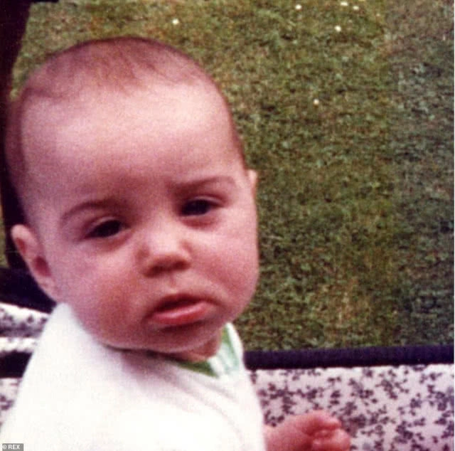 เผยภาพเจ้าชายหลุยส์แห่งอังกฤษครบ 1 ปี