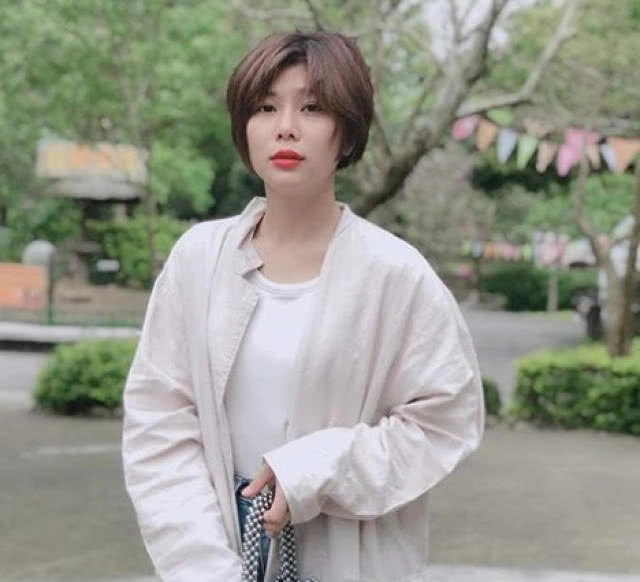 รวมลุคดาราคนดัง มาในมาดสาวมั่น "หั่นผมสั้น รับ Summer"