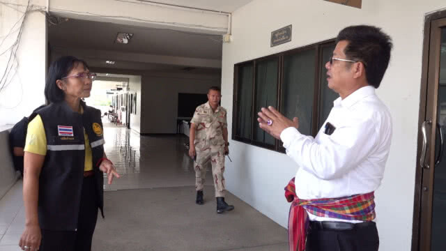 โวยสิบล้อวิ่งทำถนนพัง ร้องศูนย์ดำรงธรรมไม่คืบ!!